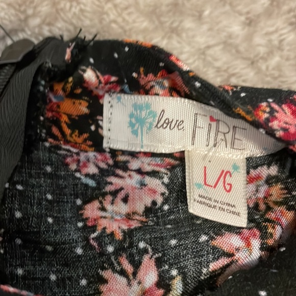 Black and floral Romper - Picture 3 of 6